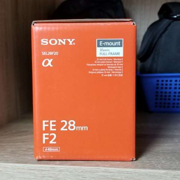 出售90%新 Sony SEL28F2 and SEL075UWC