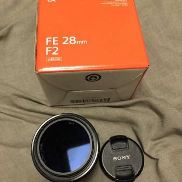Sony SEL28F20 28mm f2.0 plus Marumi EXUS CPL filter 49mm