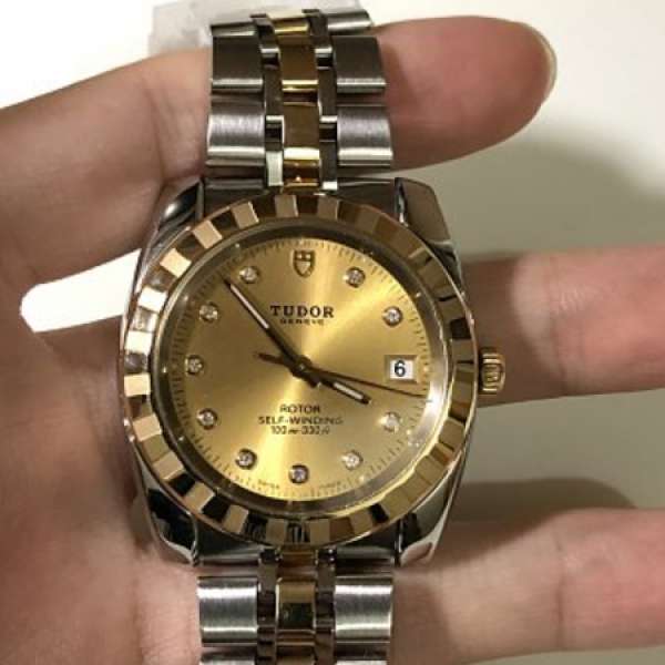 Tudor 帝舵 21013 Classic date ,流水號Jxxxxxx,欠出世紙。38mm,放射金色鑽面,三針日...