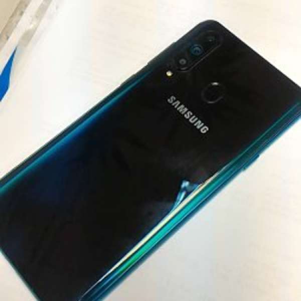 Samsung galaxy A8s  幻綠黑, 6+128 ,港行