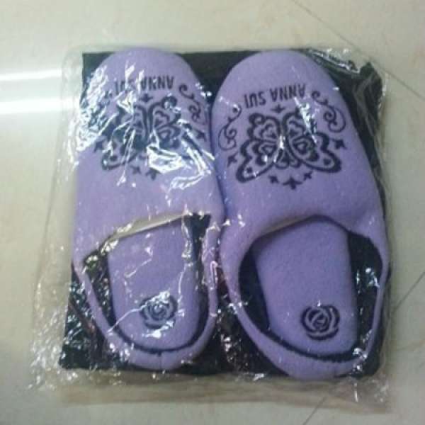 全新 ANNA SUI 毛毛 拖鞋連原裝布袋,只售HK$70(清貨價,不議價)