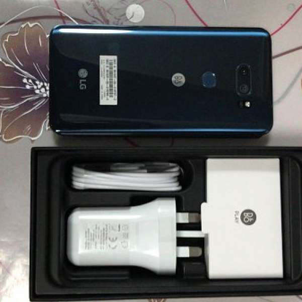 公司禮物送贈LG V30 blue 128GB 合原美要求