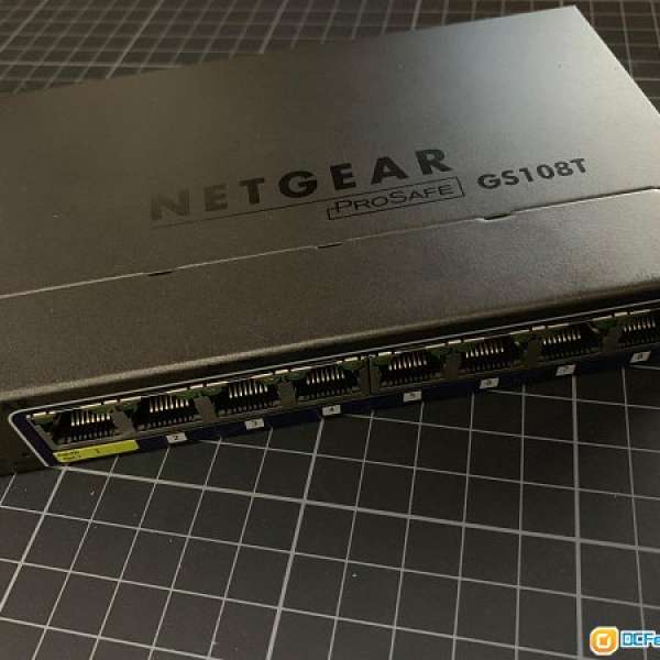 99% 新 Netgear GS108Tv2 network managed 7+1 poe port switch