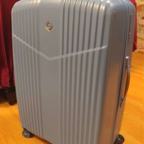 出售閒置超輕 Verage 28寸 V-lite 行李箱