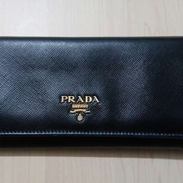 8成新 Prada 黑色長銀包