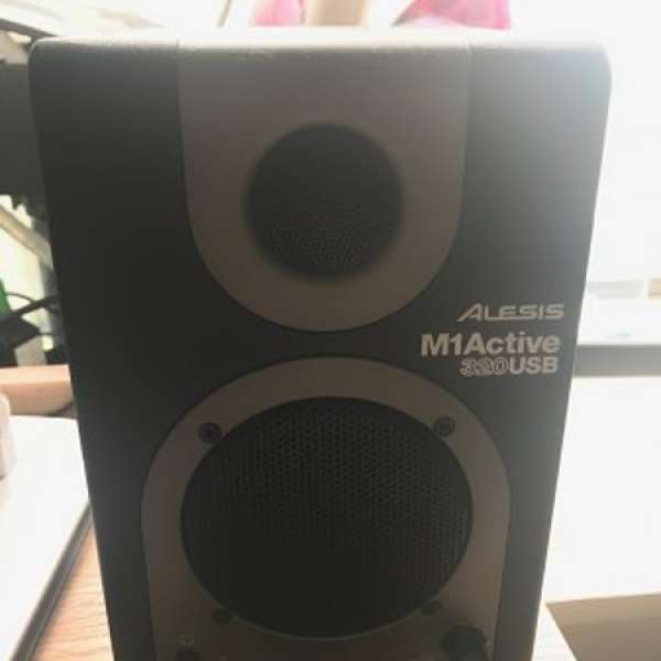 Alesis M1 Active 320 USB speakers 一對