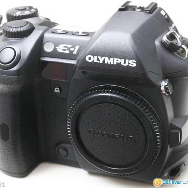 Olympus E-1 (剩機身) 九成幾新..........Shutter數 1,863 (不多於2仟張) M8 唯一對手