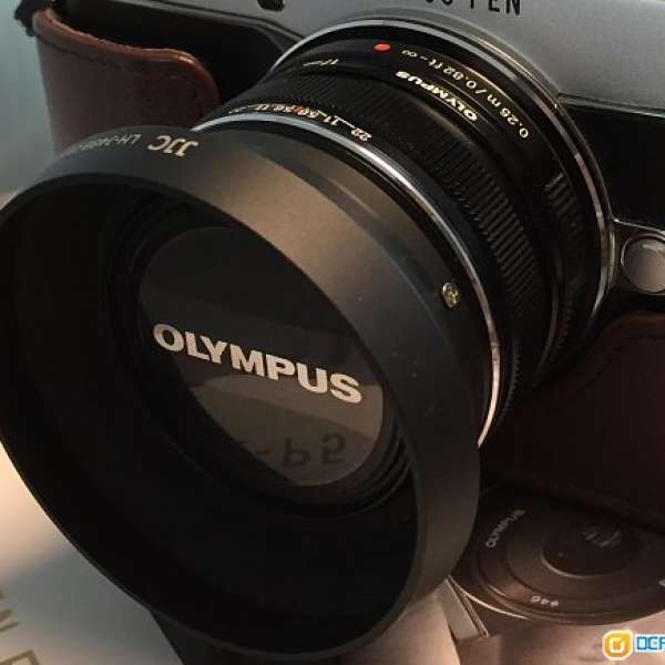 Olympus 17mm f1.8 鏡頭連JJC 金屬遮光罩