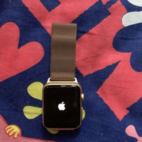 Apple Watch Series 1 金色42mm 連原裝apple金色鋼帶（香港行貨）