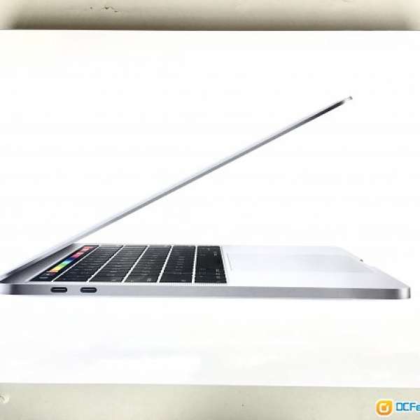 【Apple 清倉拍賣】13&rdquo; Macbook Pro Touch Bar 256G Silver 保固至Apr 2020