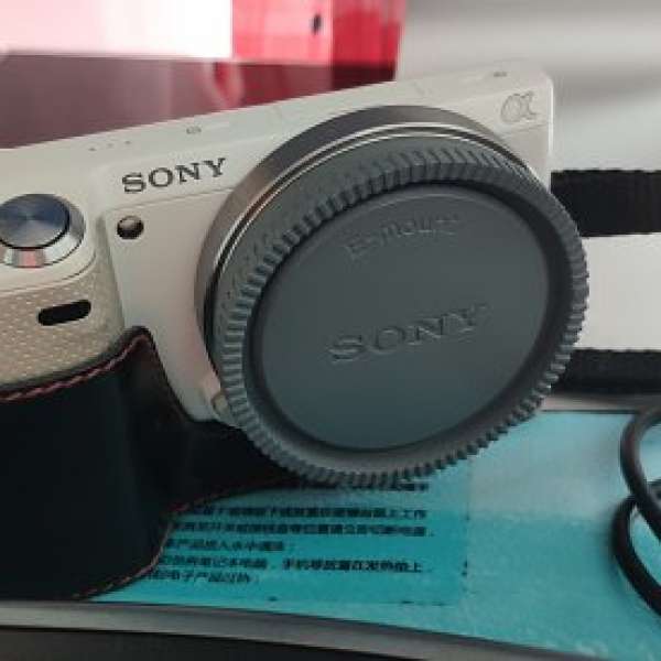 Sony NEX-5N with 16-50mm F3.5-5.6 PZ OSS Lens