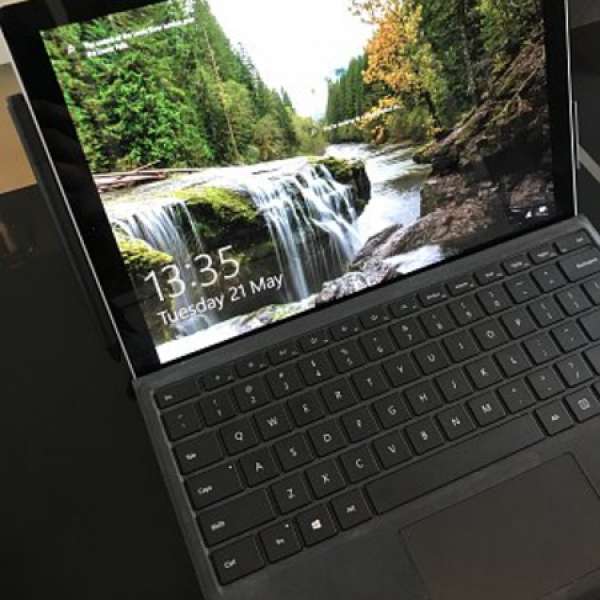 Surface Pro 5 i7 8GB RAM 256 GB