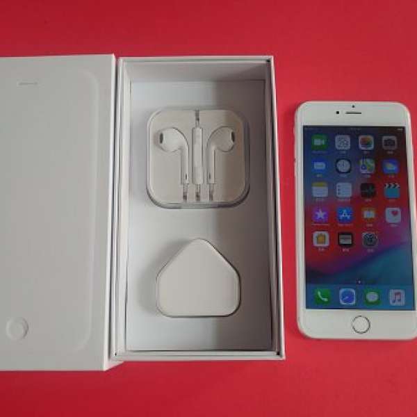 出售香港行貨無花99% 剛過保養 白銀 iPhone 6 plus 64gb, 全6套有盒齊配件，機子新...