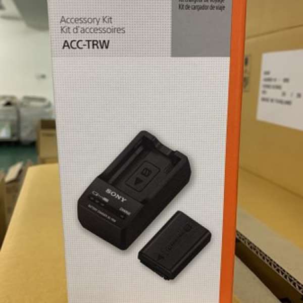 100%全新Sony ACC-TRW Camera Battery Charger Kit