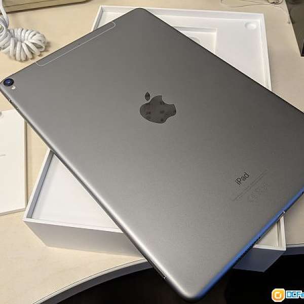 99%新 iPad Pro 10.5 256G LTE  (wifi + cellular )太空灰 有保養
