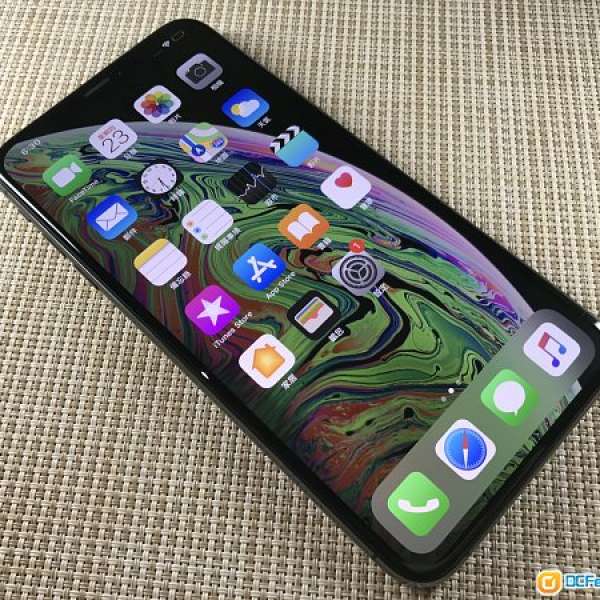 Apple iPhone XS Max *64GB 香港行貨 黑色*99%new !*行保至*2/11/2019 !*電池容量1...