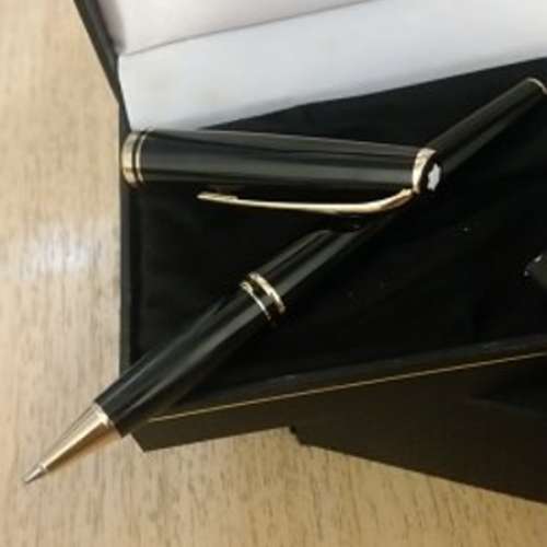 100%新，正品牌mont blanc原子筆，只收藏欣賞，沒有用過