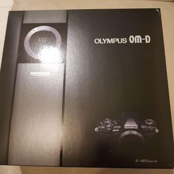 新凈Olympus em5ii body {銀色) + 3支鏡(極新)