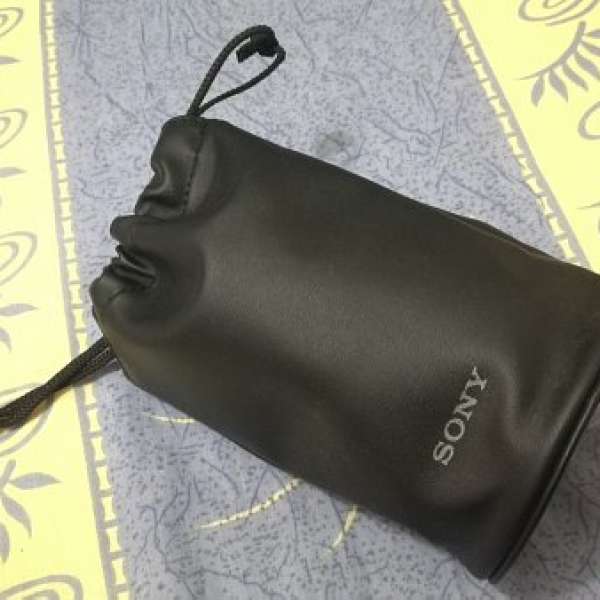 Sony新淨原廠鏡頭袋（本身為Sonnar T* FE 55mm f/1.8 ZA lens原裝鏡袋）