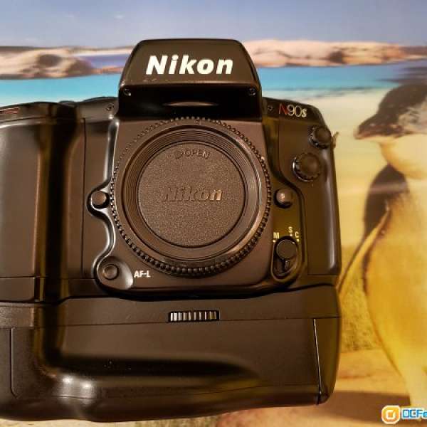 Nikon N90S F90X + MD-10