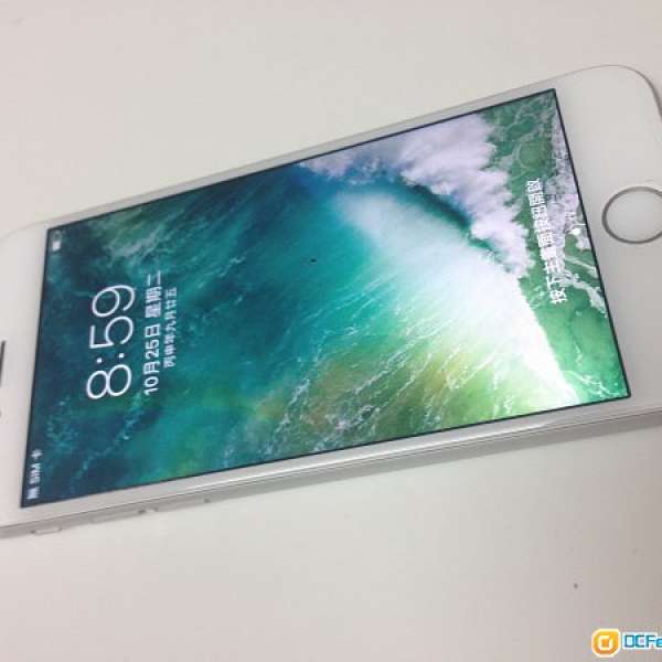 超級新淨 香港行貨銀白色iPhone6s  128gb。已經更換新電池保證耐用