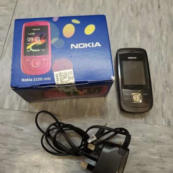 Nokia 2220 Slide 黑色小型手機