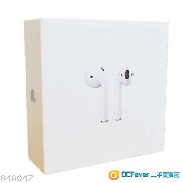 Apple airPods 2 配備無線充電盒