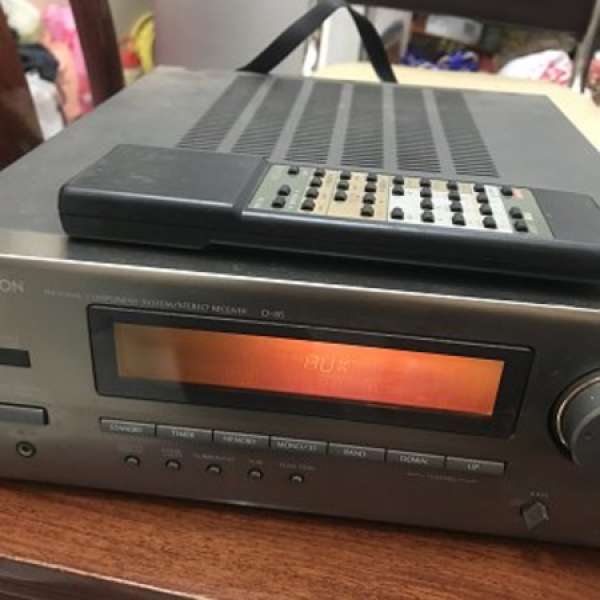 出售：DENON Model No.D-8微型擴音機有搖控。