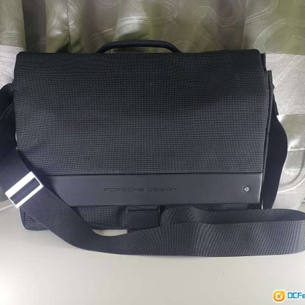 Porsche design messenger bag P2000