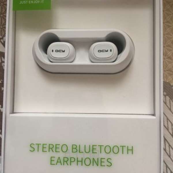 全新 qcy t1 白色 藍牙耳機 昨天收到生日禮物 已用airpod所以出讓