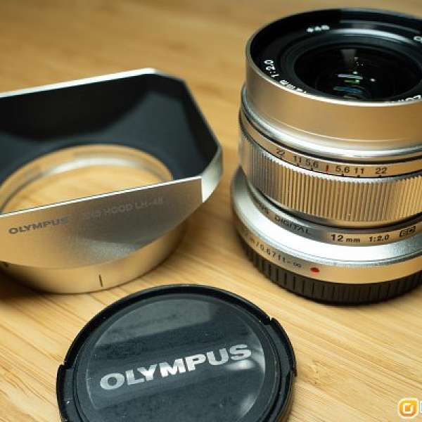 Olympus M.ZUIKO DIGITAL ED 12mm F2.0 銀色