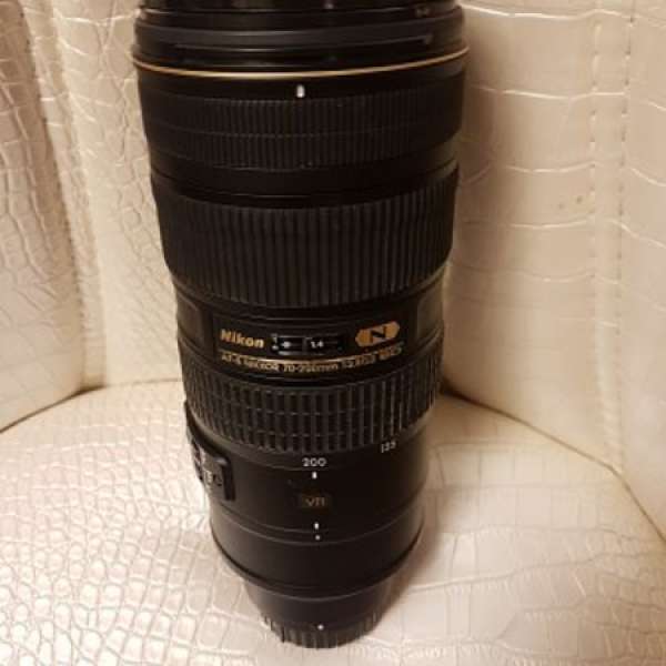 Nikon AF-S NIKKOR 70-200mm f/2.8G ED VR II (小黑六)