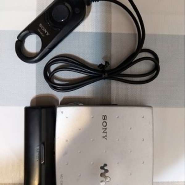 Sony / 索尼 MD Player MZ-E909 (好聲) , 跟線控 , 電池盒,播放正常