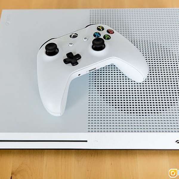 85%新 Xbox One S Slim 1TB 連一手製 (無 Game)