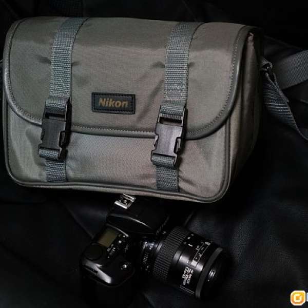 Nikon F-601QD & 35-105mm Film Camera