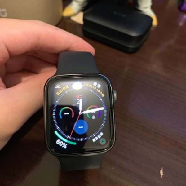 Apple Watch Series 4 44mm太空灰鋁金屬 GPS + LTE