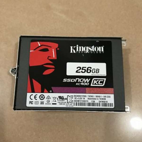 Kingston SSD 256GB（內有Windows10專業版）