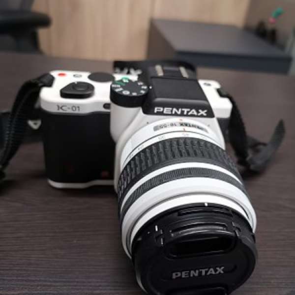 Pentax K-01 K01 & DAL18-55 (黑白)