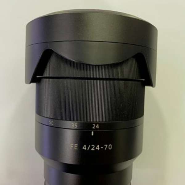 Sony SEL2470 Zeiss  24-70mm F4 With HOOD