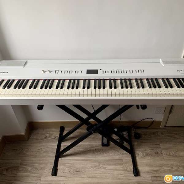 Roland FP-7F (白色) 數碼鋼琴(99%新) - DCFever.com Roland FP-7F (白色) 數碼鋼琴(99%新) - DCFever.com