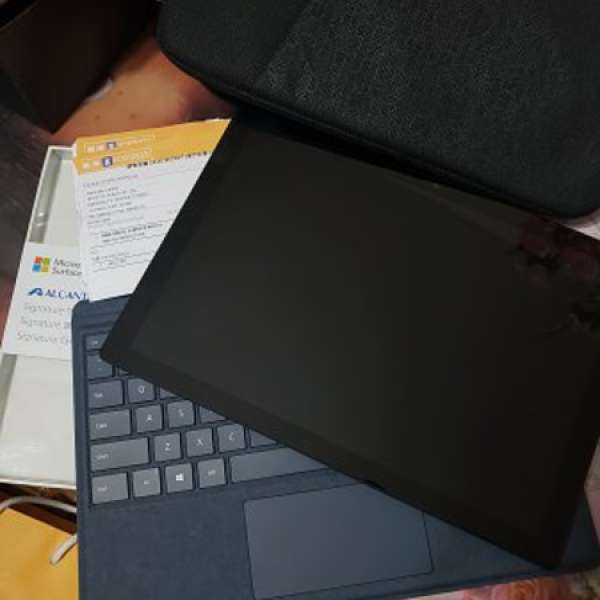 95% 新行貨黑色 Surface Pro 6 i5 8250u 8g ram 256g ssd, 原廠COVER