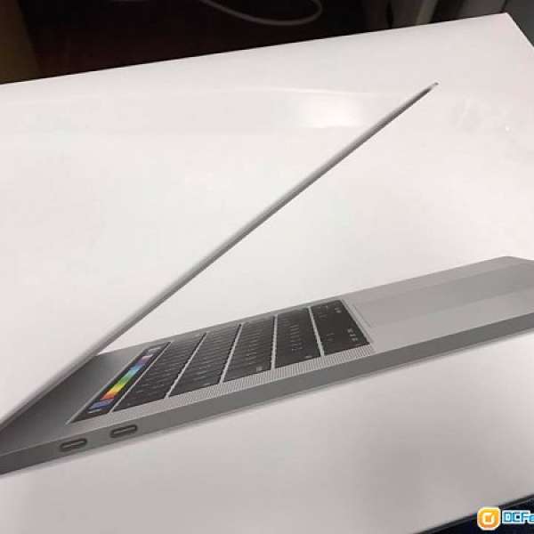 2019 全新MacBook Pro 15 太空灰高配版, i9 2.3GHz, 32g ram, Pro Vega20, 512 SSD