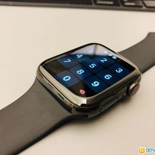 Apple Watch Series 4 黑色不鏽鋼錶殼配Sports Band Black 44mm