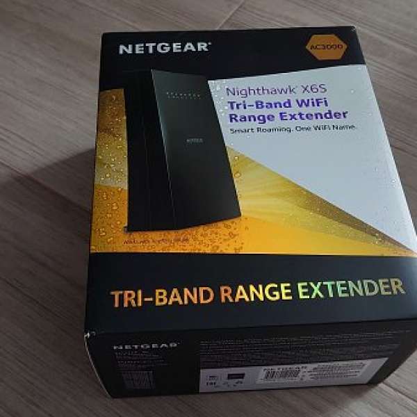 99% new NETGEAR Nighthawk EX8000 三頻 WiFi Mesh Extender