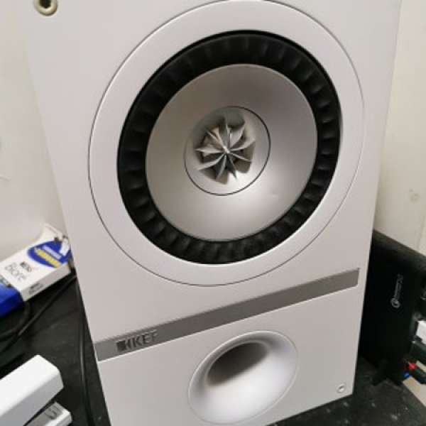 95% New KEF Q100 White 一對