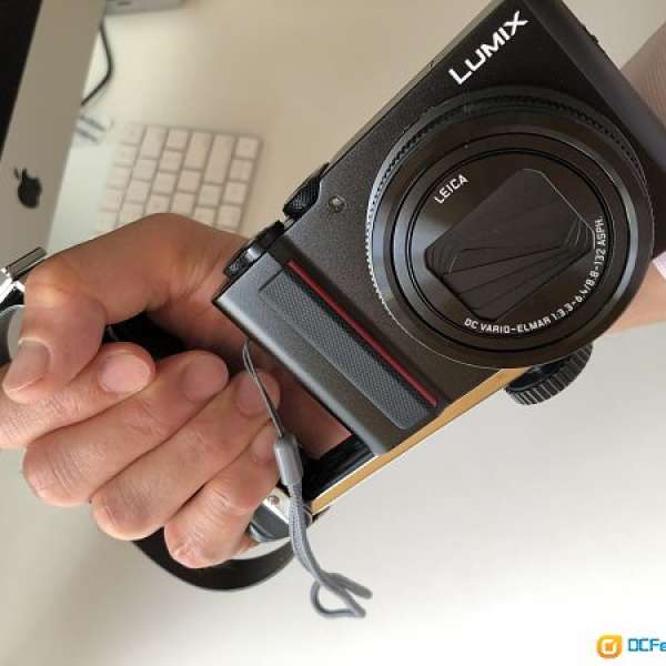 日本製相機把手連萬用配件插頭