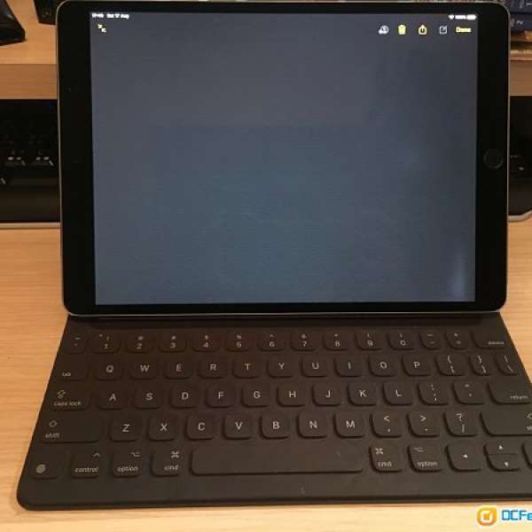 iPad Pro 10.5 Wifi 64gb + smart keyboard