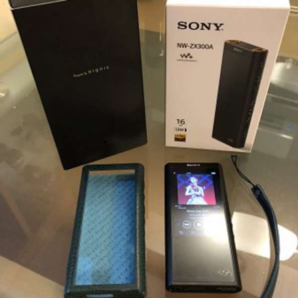 95% new Sony NW-ZX300A 播放器連韓國Dignis 皮套及4.4 mmcx 7N 銅銀線