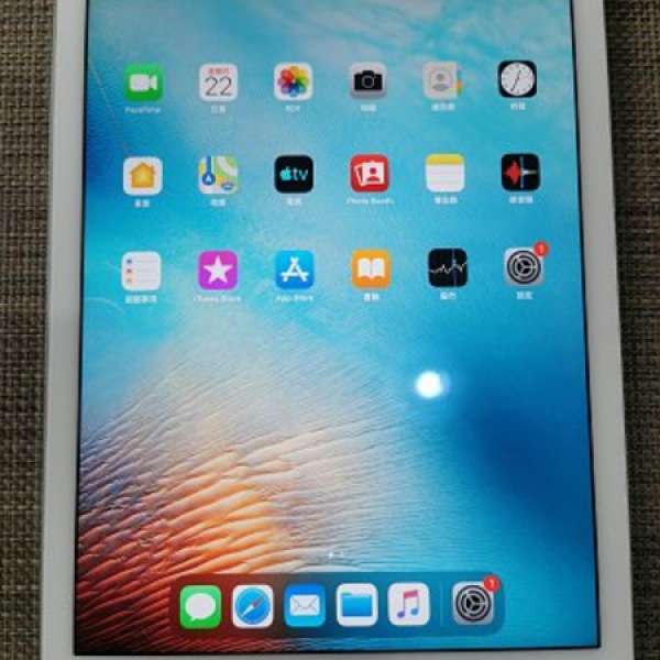 90%New iPad Air 2 16GB WiFi 銀色連 smart cover