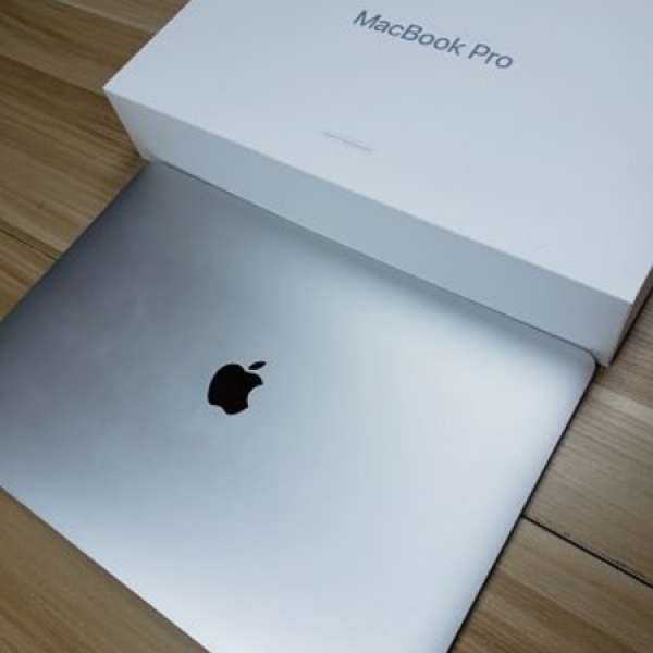 Apple Macbook pro 2017 15" 1tb